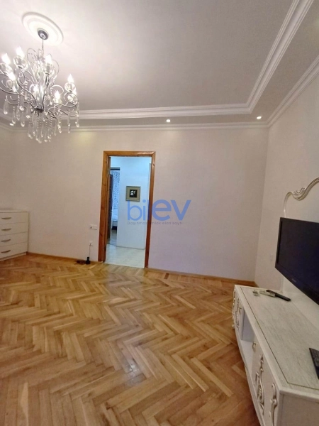 Aylıq Kirayə 2 otaqlı Köhnə Tikili bina evi  60m², Bakı