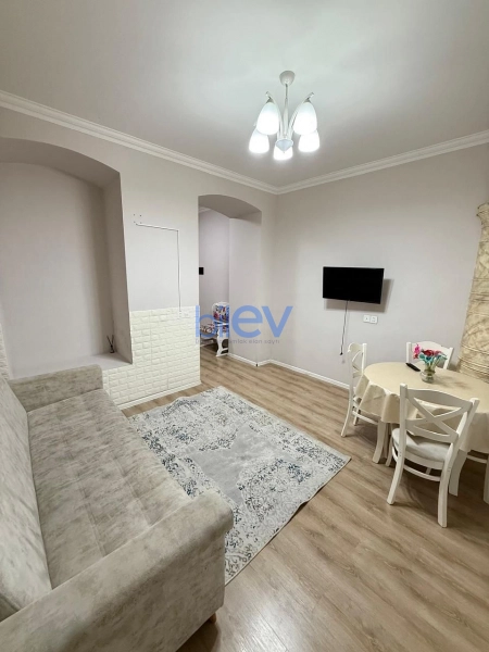 Satış 2 otaqlı Köhnə Tikili bina evi  39m², Bakı