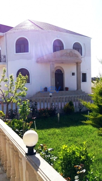 Satış 6 otaqlı Villa  220m², Bakı