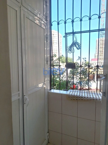 Aylıq Kirayə 3 otaqlı Köhnə Tikili bina evi  80m², Bakı