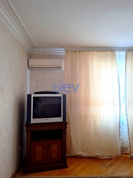 Aylıq Kirayə 3 otaqlı Köhnə Tikili bina evi  80m², Bakı