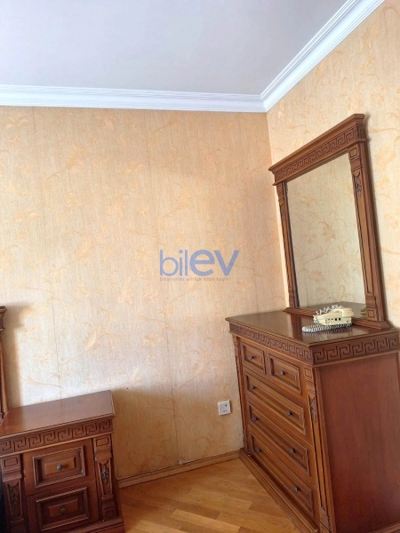 Aylıq Kirayə 3 otaqlı Köhnə Tikili bina evi  80m², Bakı