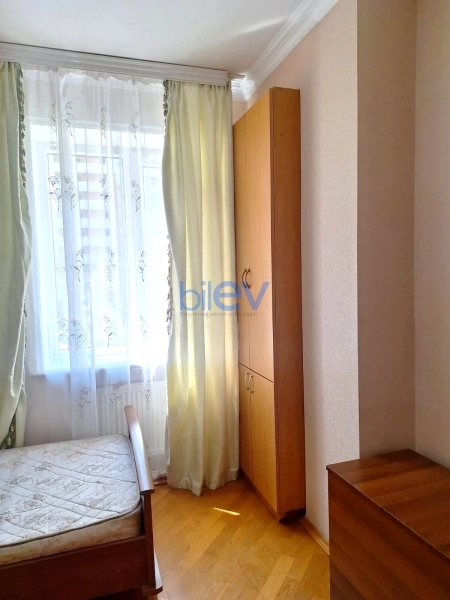 Aylıq Kirayə 3 otaqlı Köhnə Tikili bina evi  80m², Bakı