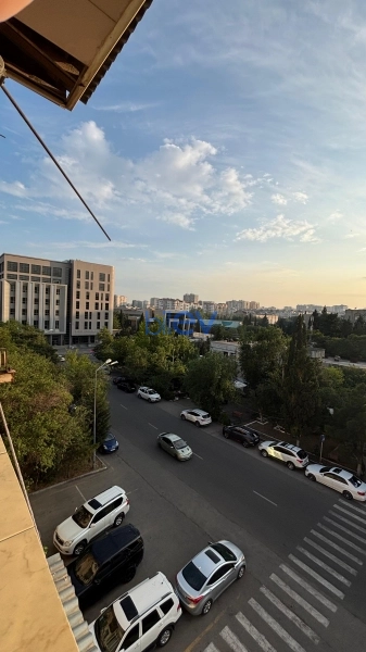 Satış 3 otaqlı Köhnə Tikili bina evi  71m², Bakı