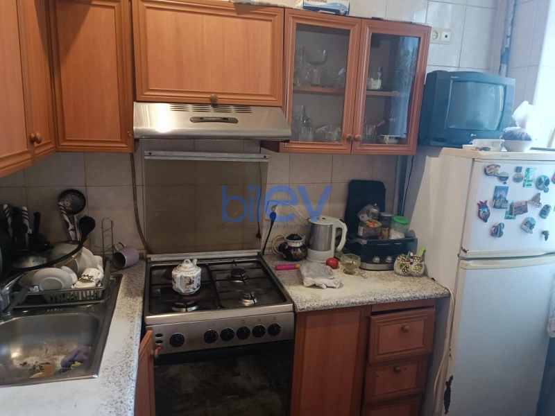 Satış 4 otaqlı Köhnə Tikili bina evi  110m², Bakı