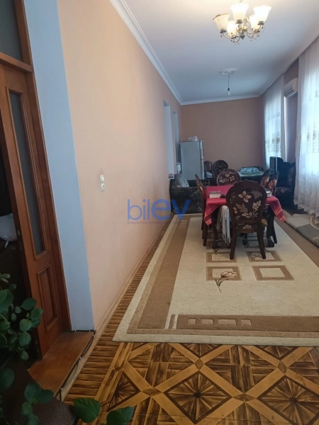 Satış 4 otaqlı Köhnə Tikili bina evi  110m², Bakı