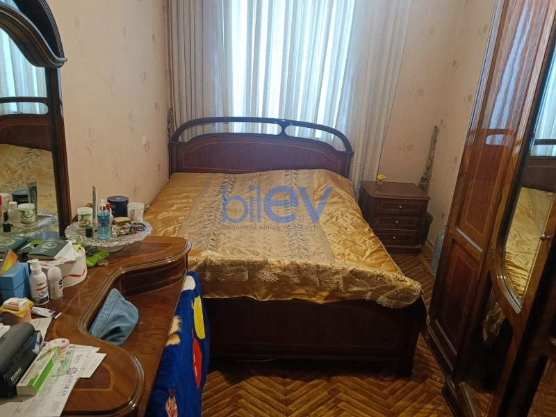 Satış 4 otaqlı Köhnə Tikili bina evi  110m², Bakı