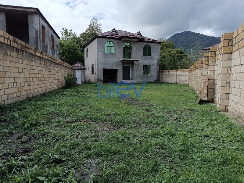 Satış 6 otaqlı Həyət evi  242m², Qəbələ
