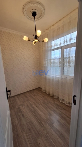 Satış 1 otaqlı Köhnə Tikili bina evi  35m², Bakı
