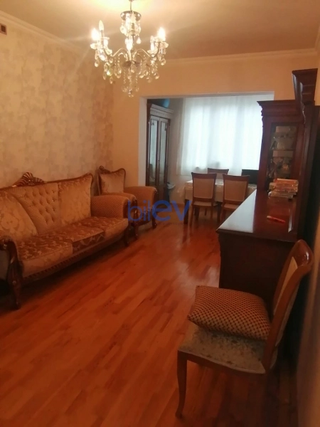 Satış 4 otaqlı Köhnə Tikili bina evi  100m², Bakı