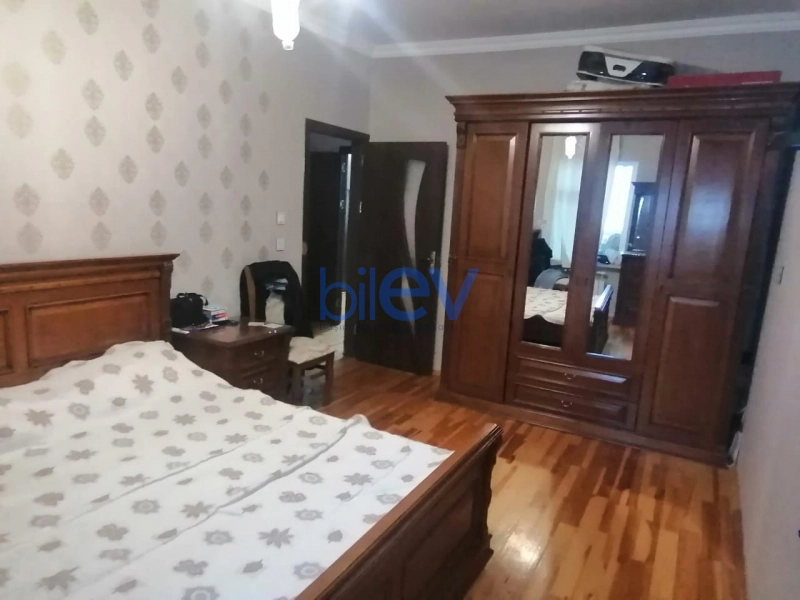 Satış 4 otaqlı Köhnə Tikili bina evi  100m², Bakı