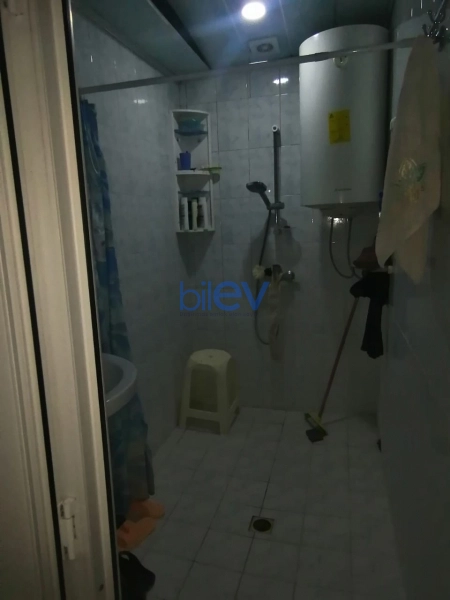 Satış 4 otaqlı Köhnə Tikili bina evi  100m², Bakı