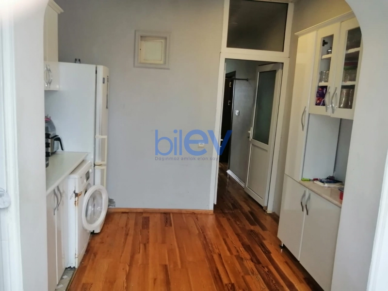 Satış 4 otaqlı Köhnə Tikili bina evi  100m², Bakı