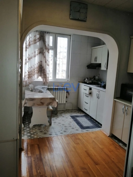 Satış 4 otaqlı Köhnə Tikili bina evi  100m², Bakı