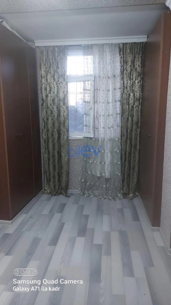 Satış 2 otaqlı Köhnə Tikili bina evi  43m², Bakı