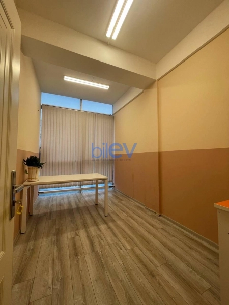 Aylıq Kirayə 10 otaqlı Ofis  30m², Bakı