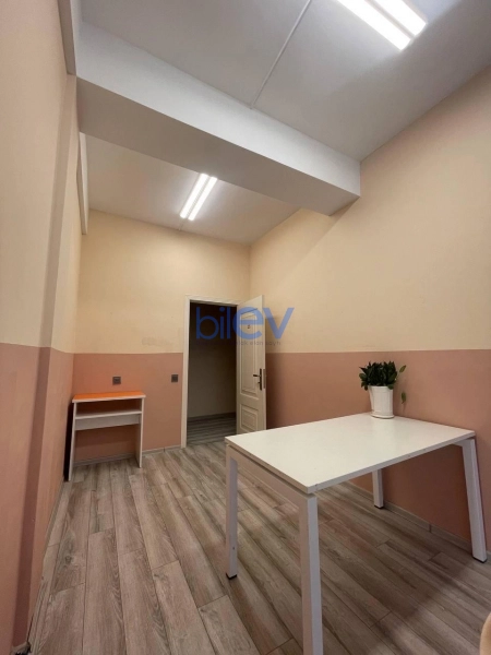 Aylıq Kirayə 10 otaqlı Ofis  30m², Bakı