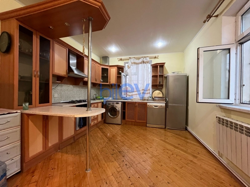 Satış 7 otaqlı Bağ evi  330m², Bakı