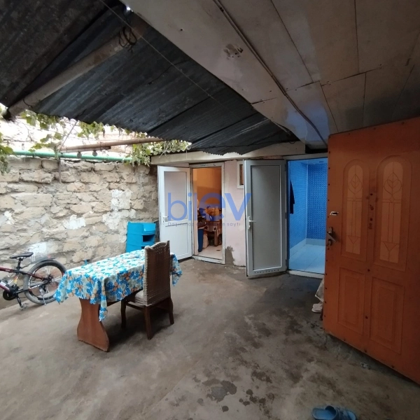 Satış 3 otaqlı Köhnə Tikili bina evi  96m², Bakı