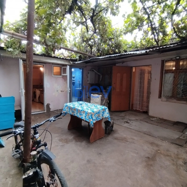 Satış 3 otaqlı Köhnə Tikili bina evi  96m², Bakı