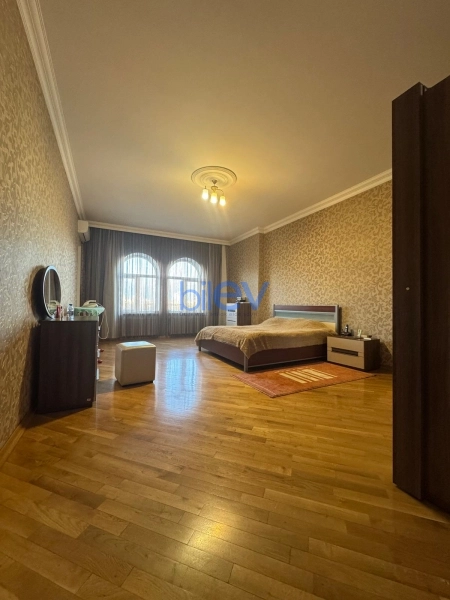 Satış 3 otaqlı Yeni Tikili bina evi  185m², Bakı