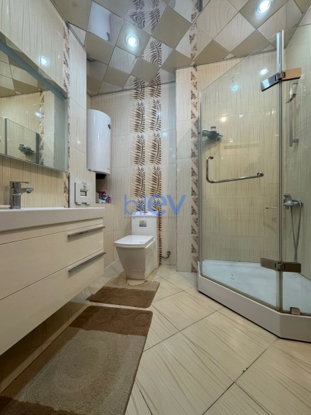 Satış 3 otaqlı Yeni Tikili bina evi  185m², Bakı