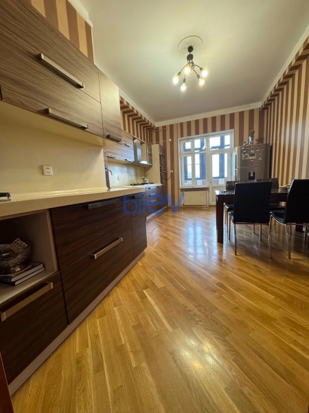 Satış 3 otaqlı Yeni Tikili bina evi  185m², Bakı