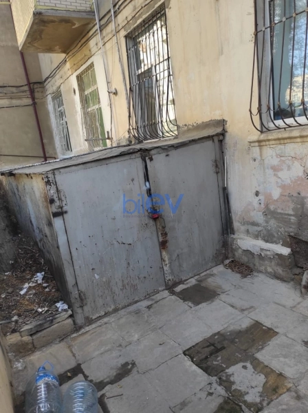 Satış 3 otaqlı Köhnə Tikili bina evi  70m², Bakı