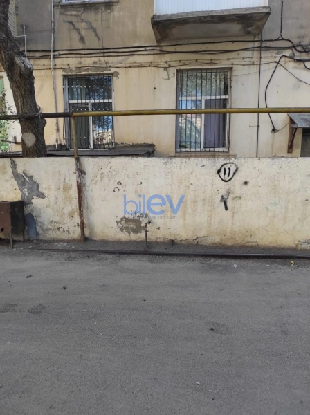 Satış 3 otaqlı Köhnə Tikili bina evi  70m², Bakı
