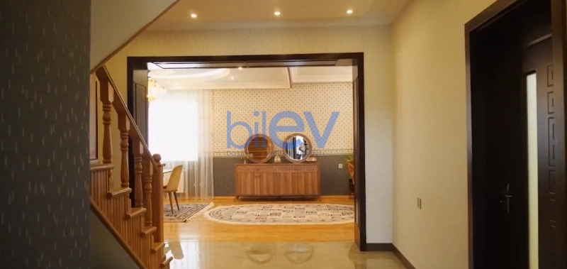 Satış 7 otaqlı Həyət evi  352m², Bakı