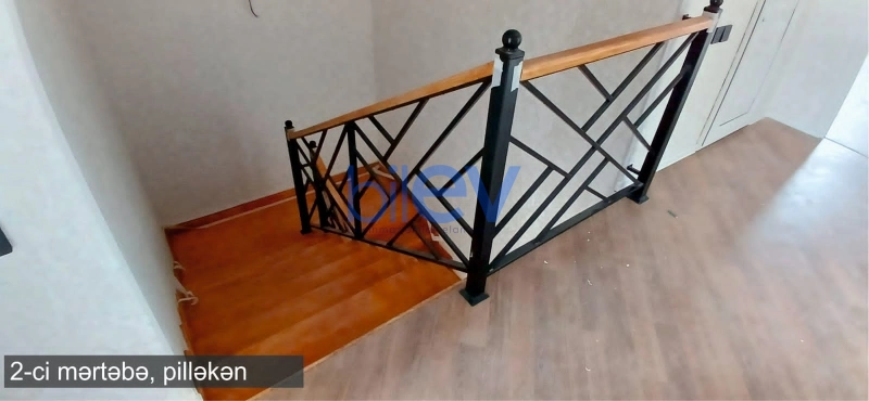 Satış 8 otaqlı Həyət evi  272m², Bakı