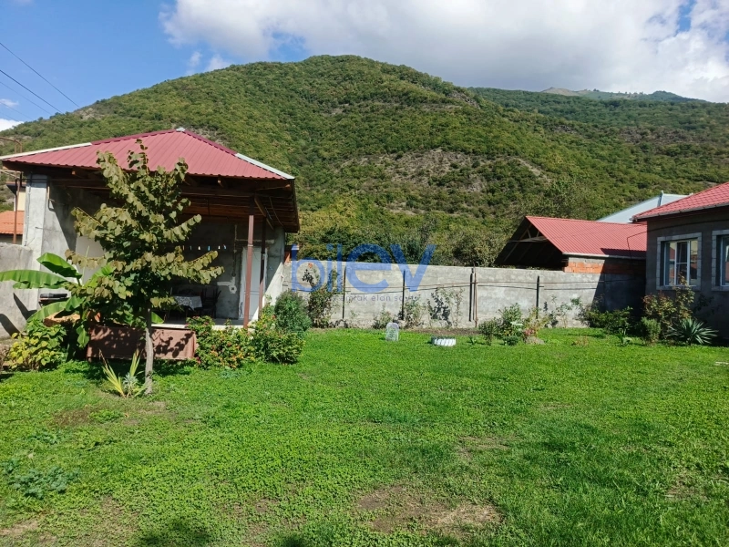 Satış 3 otaqlı Həyət evi  125m², Qax