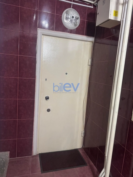 Satış 2 otaqlı Köhnə Tikili bina evi  60m², Bakı