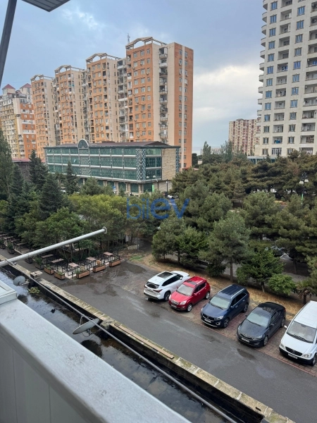 Satış 2 otaqlı Köhnə Tikili bina evi  60m², Bakı