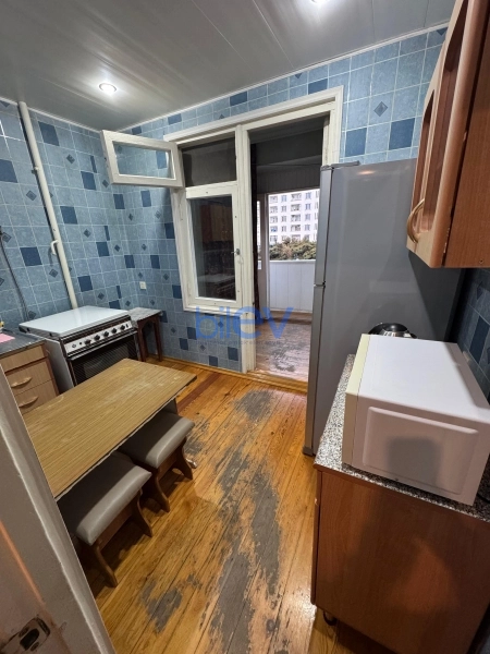Satış 2 otaqlı Köhnə Tikili bina evi  60m², Bakı