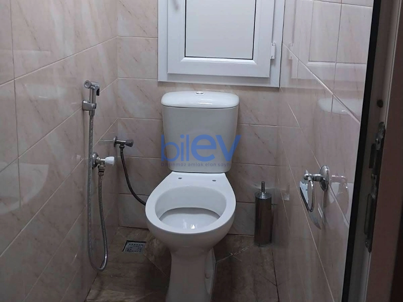 Satış 4 otaqlı Köhnə Tikili bina evi  105m², Bakı