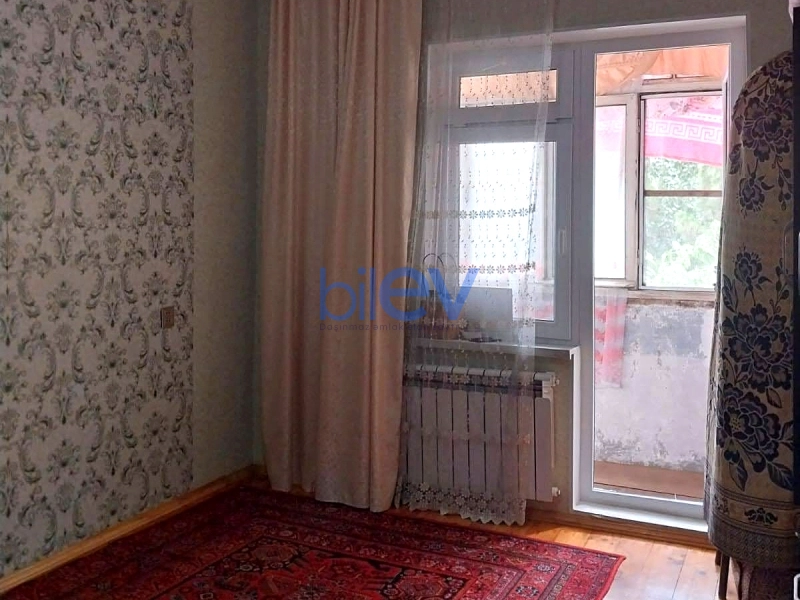 Satış 4 otaqlı Köhnə Tikili bina evi  105m², Bakı