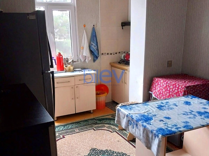 Satış 4 otaqlı Köhnə Tikili bina evi  105m², Bakı