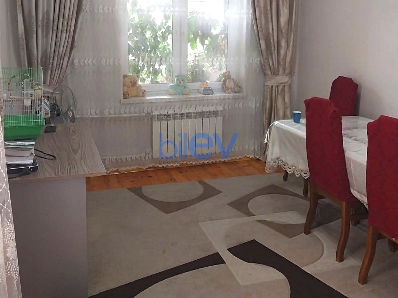 Satış 4 otaqlı Köhnə Tikili bina evi  105m², Bakı