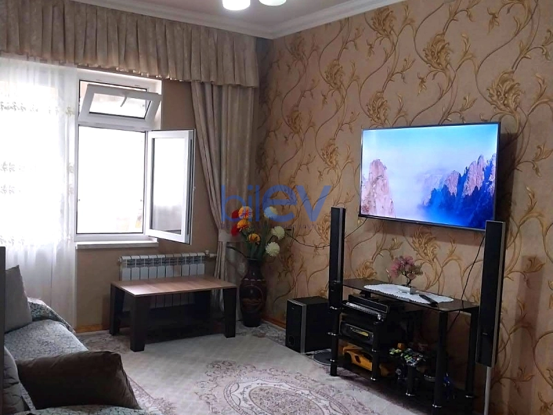 Satış 4 otaqlı Köhnə Tikili bina evi  105m², Bakı