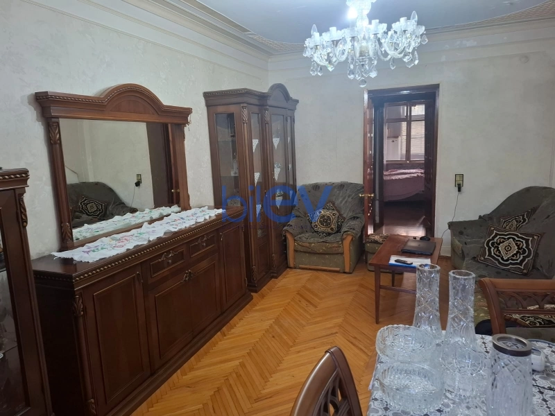 Satış 3 otaqlı Köhnə Tikili bina evi  85m², Bakı