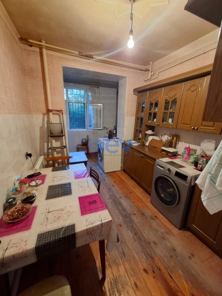 Satış 3 otaqlı Köhnə Tikili bina evi  85m², Bakı