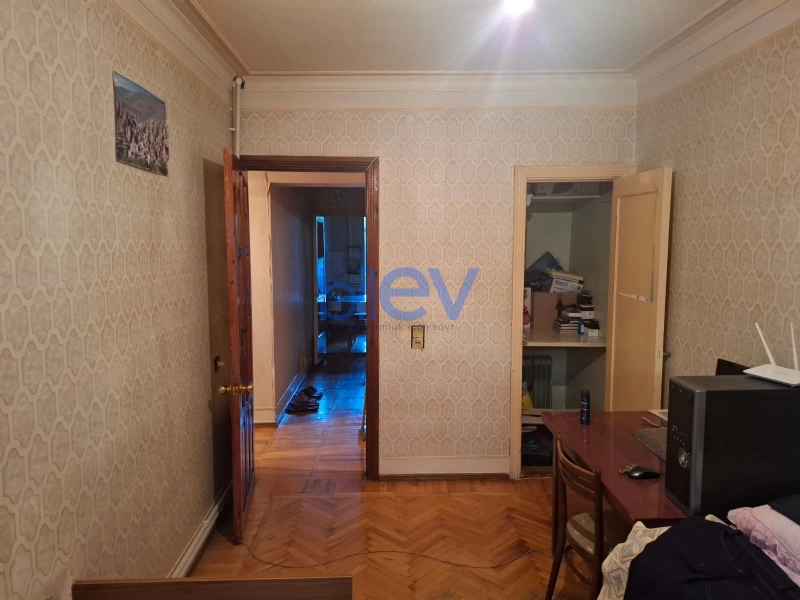 Satış 3 otaqlı Köhnə Tikili bina evi  85m², Bakı