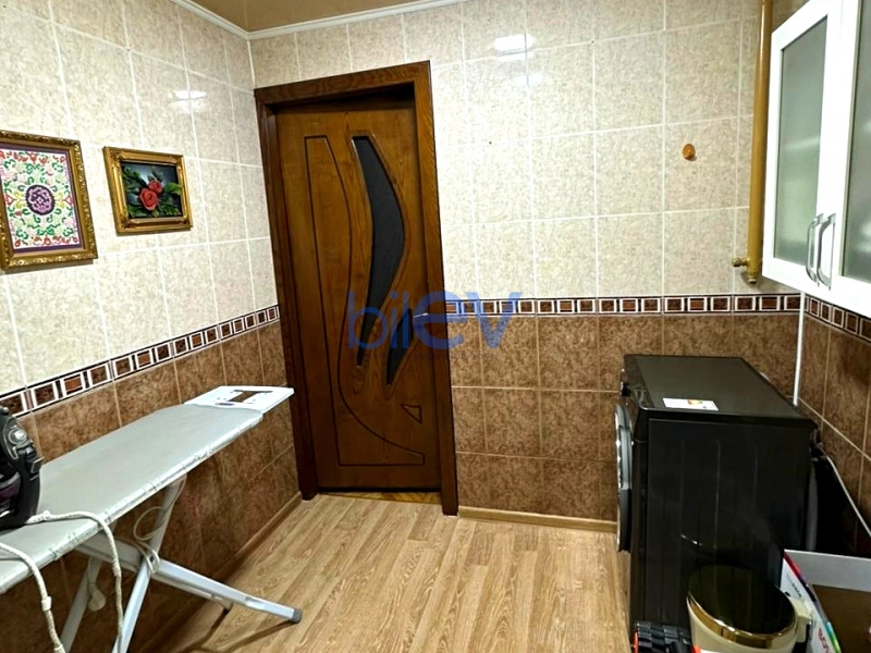 Satış 4 otaqlı Köhnə Tikili bina evi  100m², Bakı