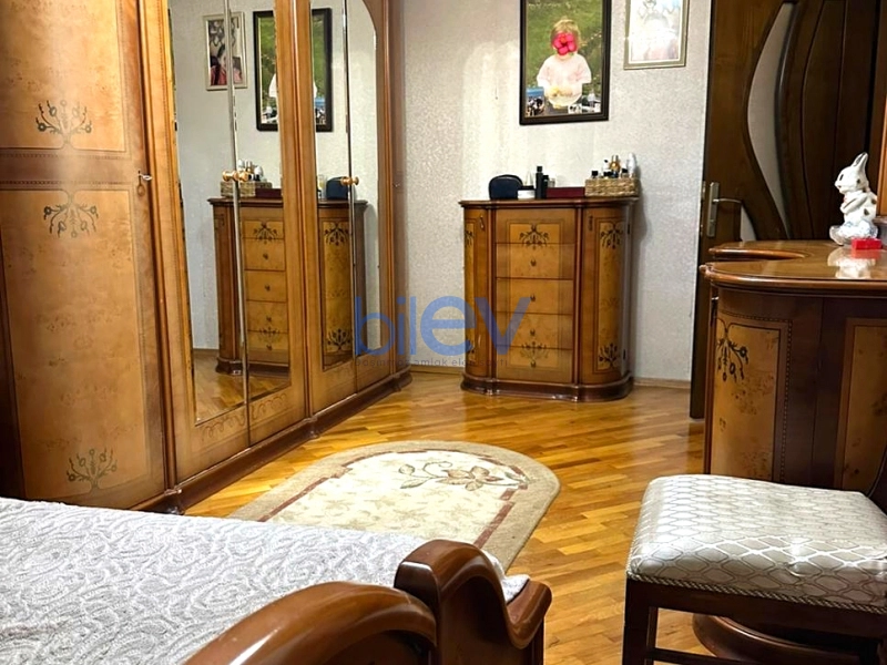 Satış 4 otaqlı Köhnə Tikili bina evi  100m², Bakı