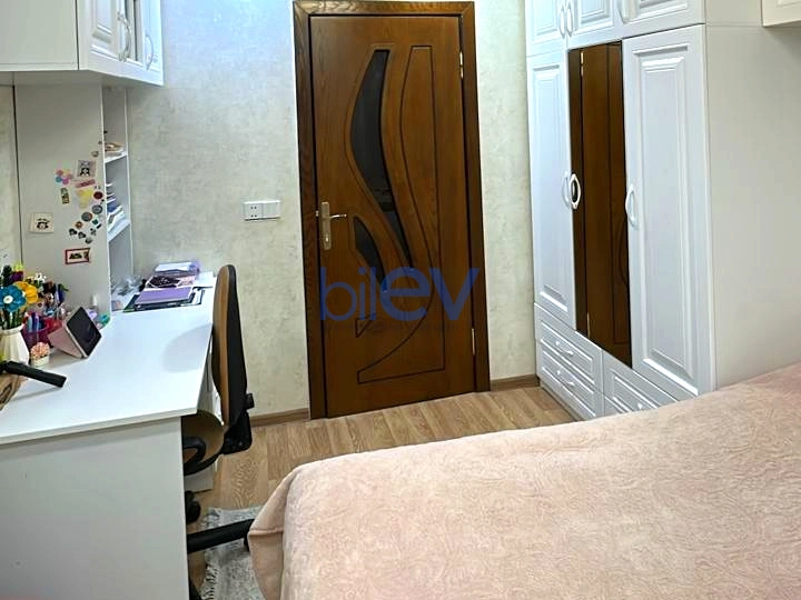 Satış 4 otaqlı Köhnə Tikili bina evi  100m², Bakı