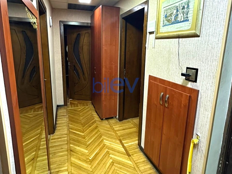 Satış 4 otaqlı Köhnə Tikili bina evi  100m², Bakı