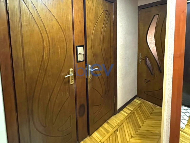 Satış 4 otaqlı Köhnə Tikili bina evi  100m², Bakı