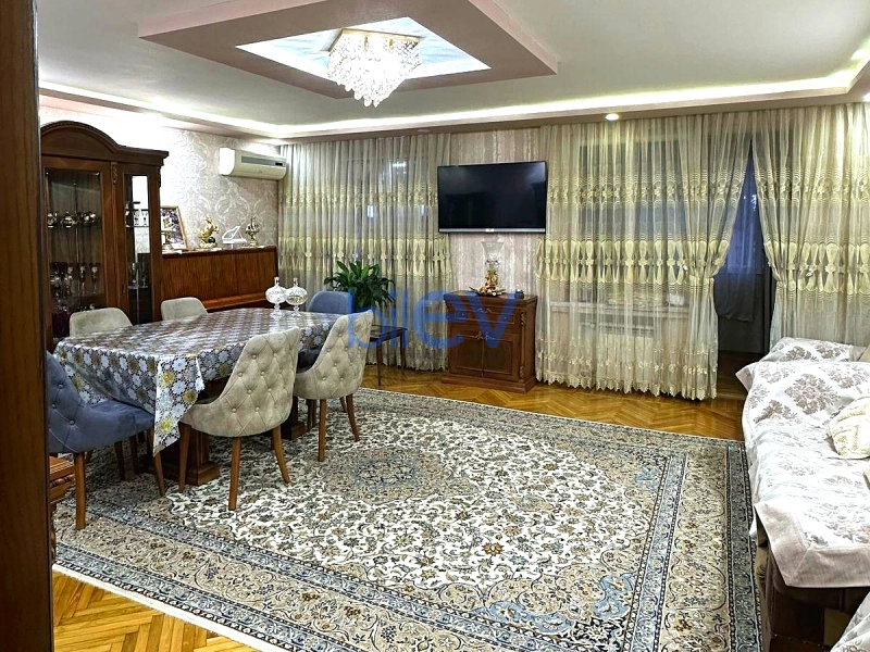 Satış 4 otaqlı Köhnə Tikili bina evi  100m², Bakı