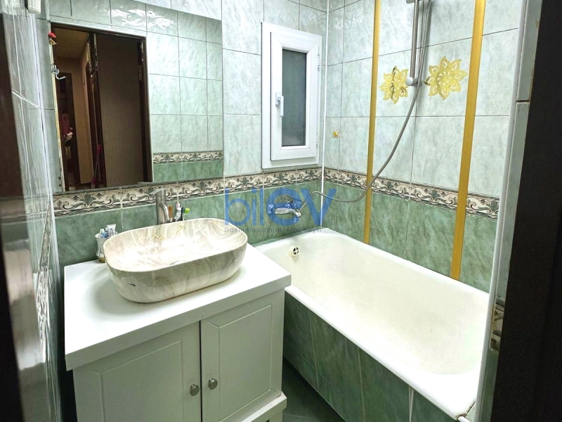 Satış 4 otaqlı Köhnə Tikili bina evi  100m², Bakı